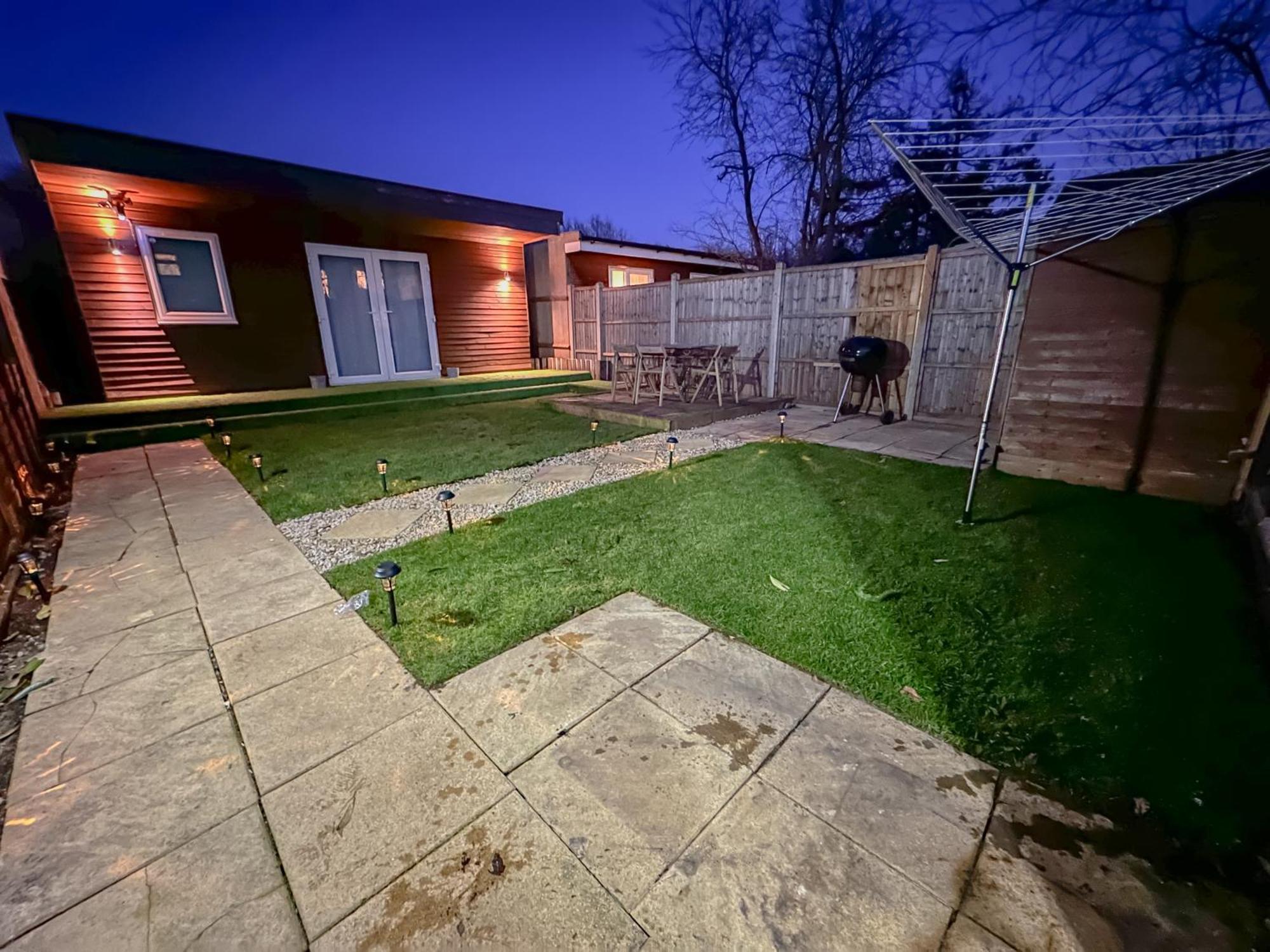 Stunning Studio Garden House - Free Wifi & Parking Hendon Eksteriør bilde