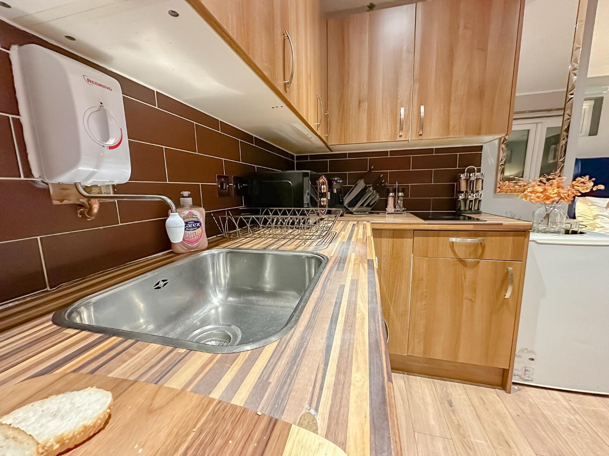 Stunning Studio Garden House - Free Wifi & Parking Hendon Eksteriør bilde
