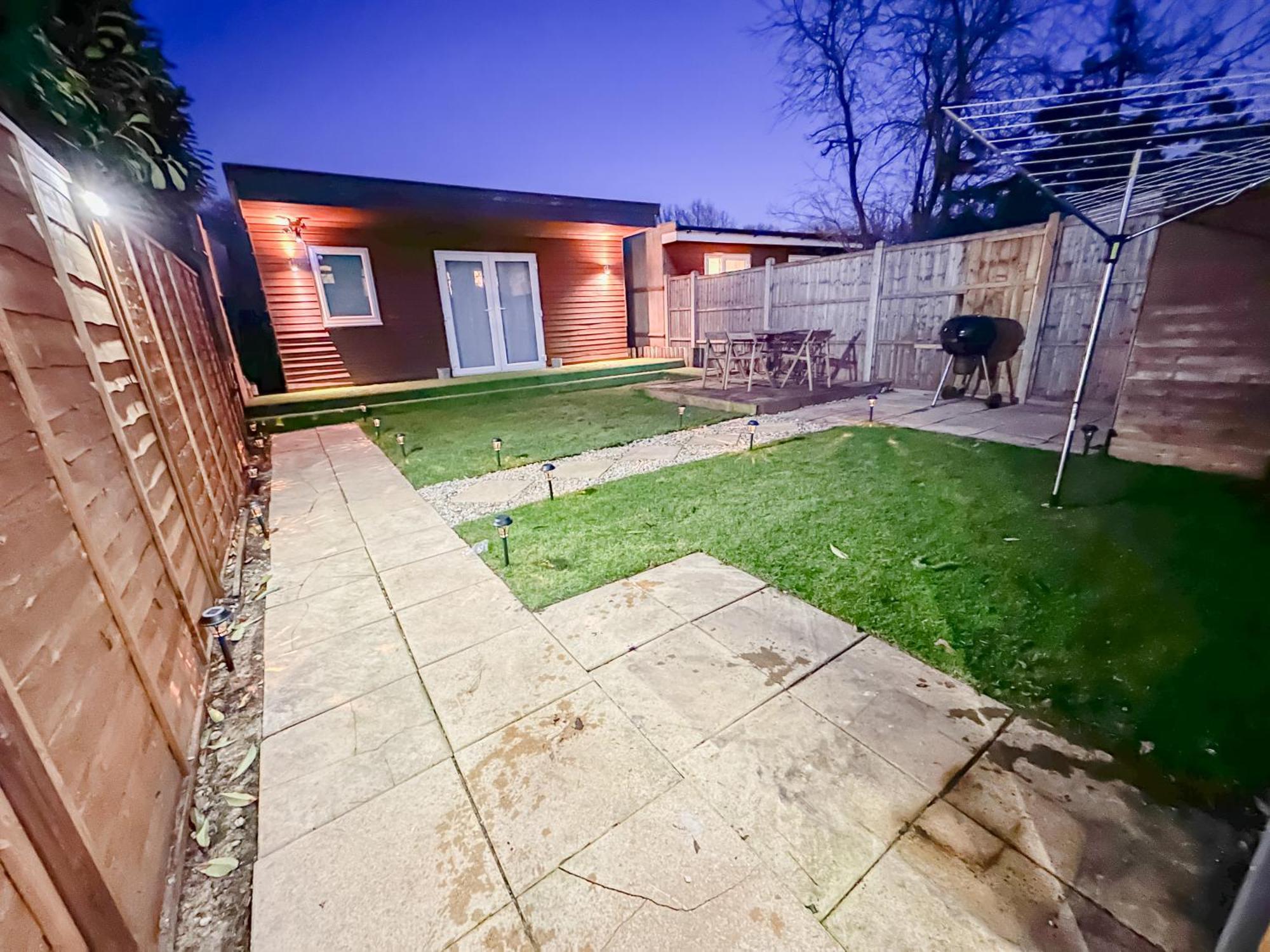 Stunning Studio Garden House - Free Wifi & Parking Hendon Eksteriør bilde